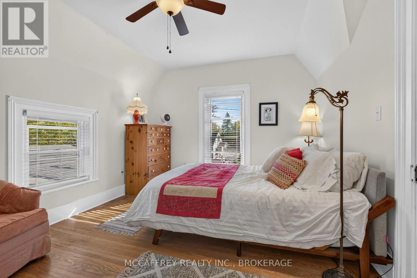 15 GRAHAM STREET E