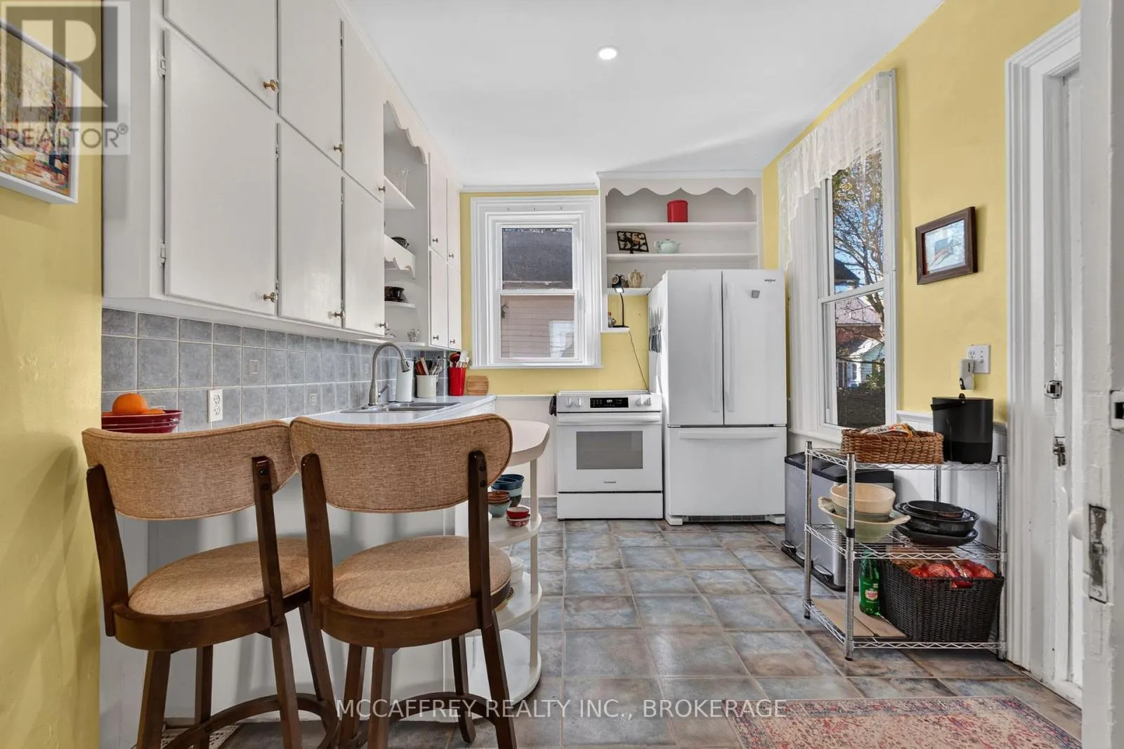 15 GRAHAM STREET E