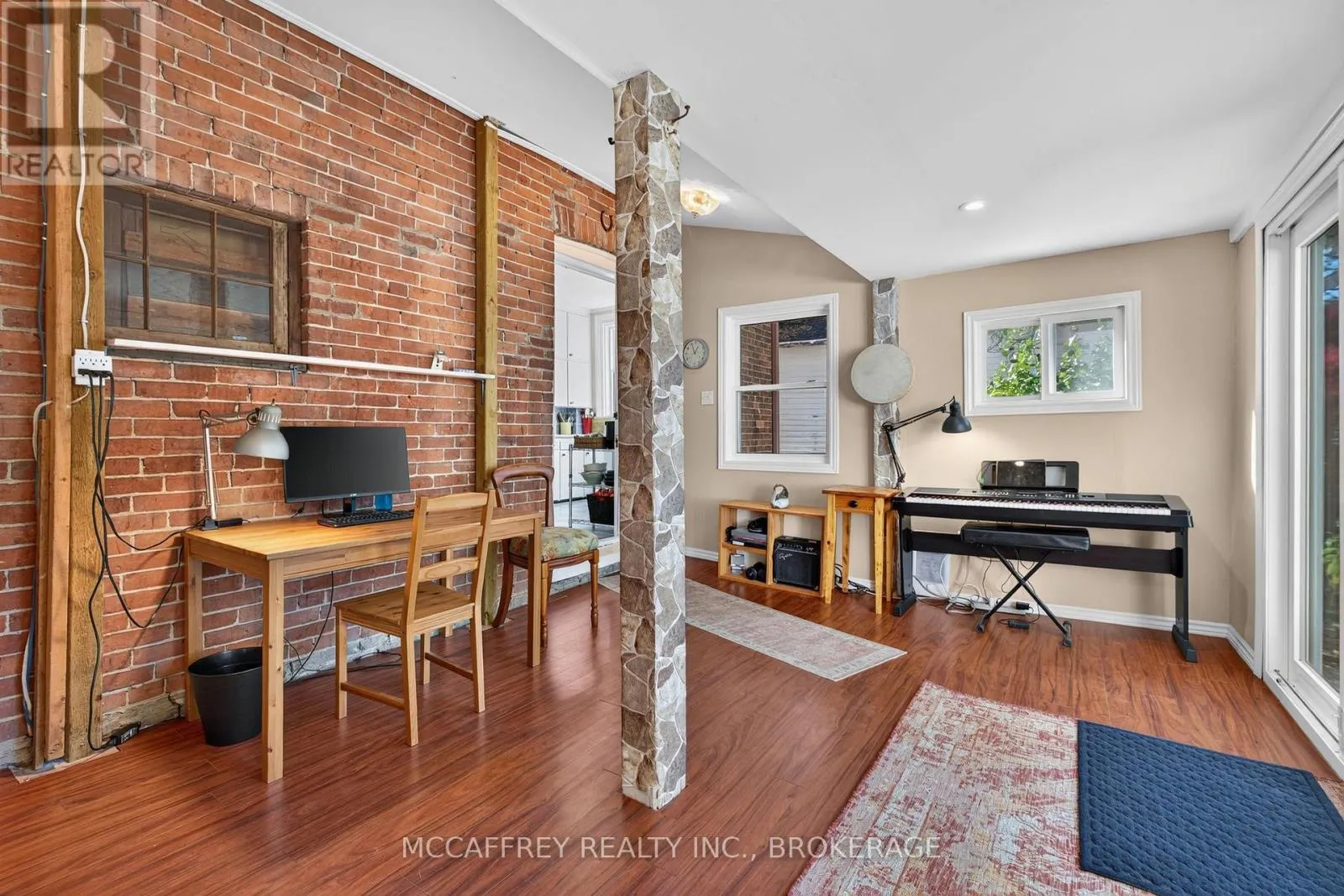 15 GRAHAM STREET E