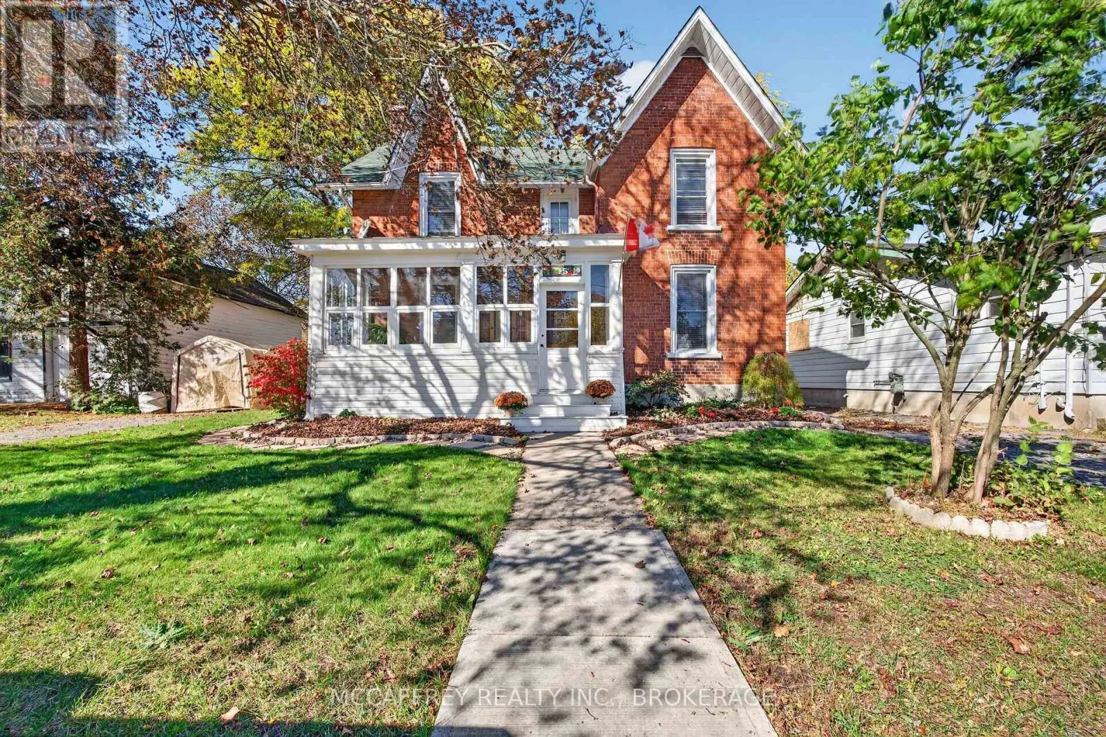 15 GRAHAM STREET E