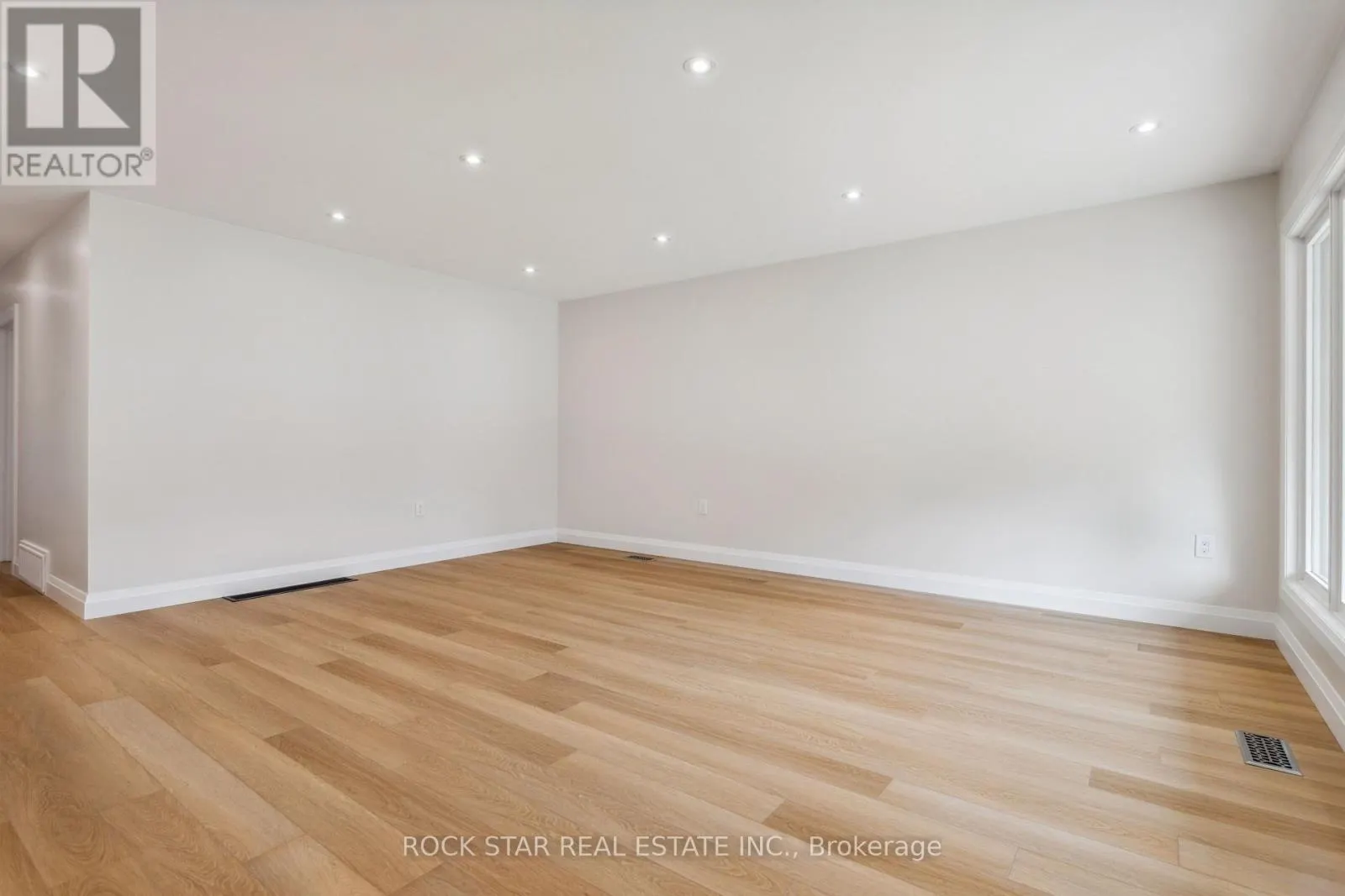 MAIN - 121 TOBY CRESCENT