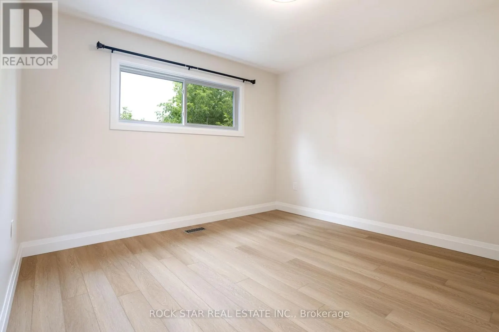 MAIN - 121 TOBY CRESCENT
