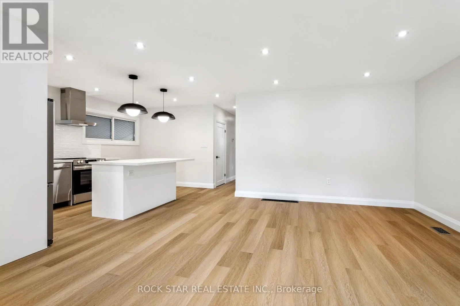 MAIN - 121 TOBY CRESCENT