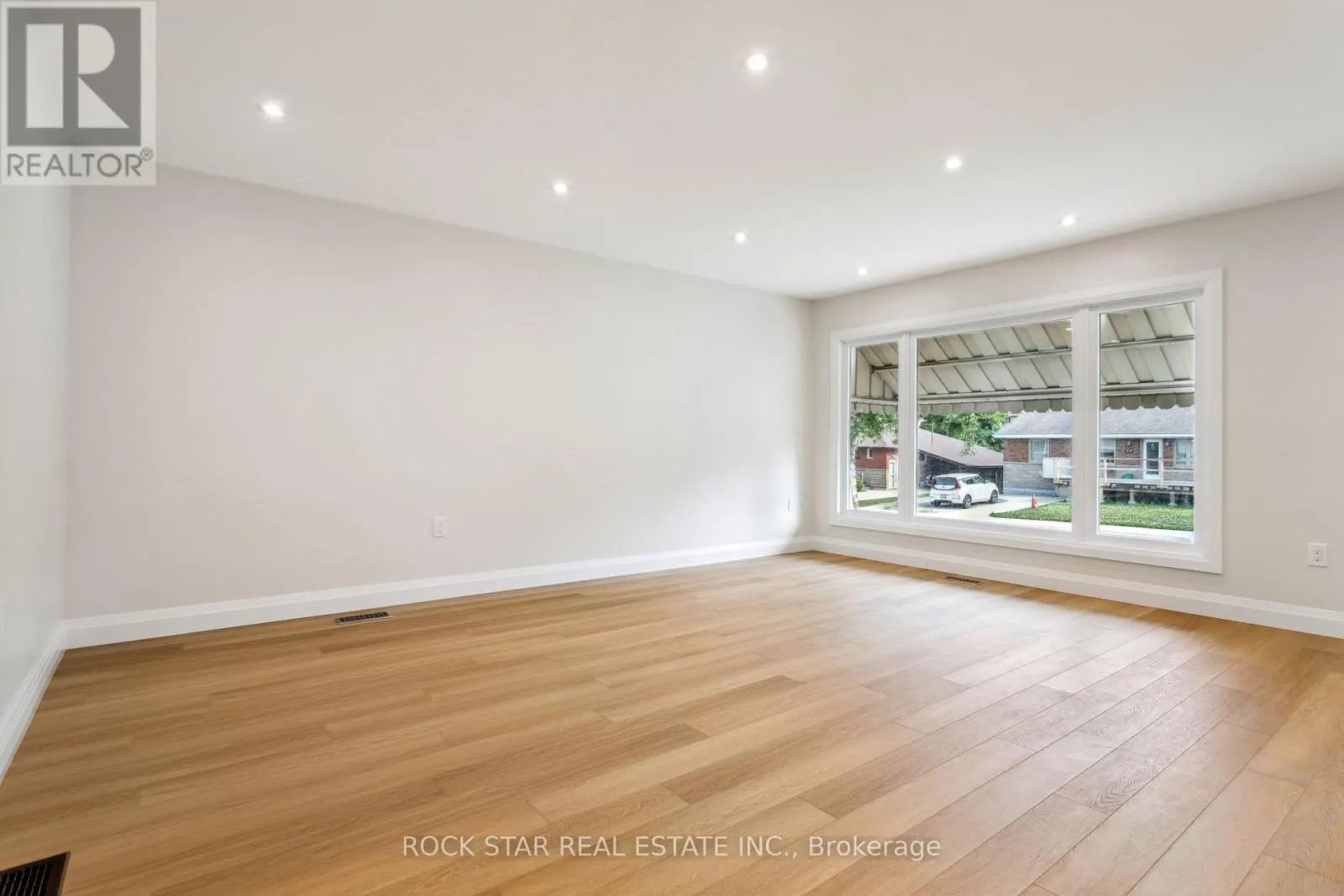 MAIN - 121 TOBY CRESCENT