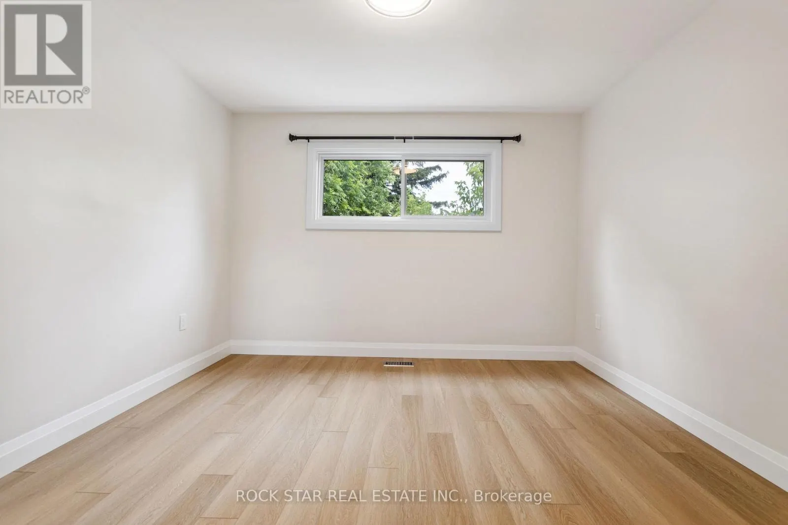 MAIN - 121 TOBY CRESCENT
