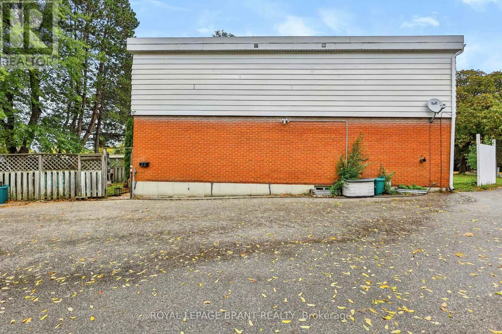 23 BRENDA COURT