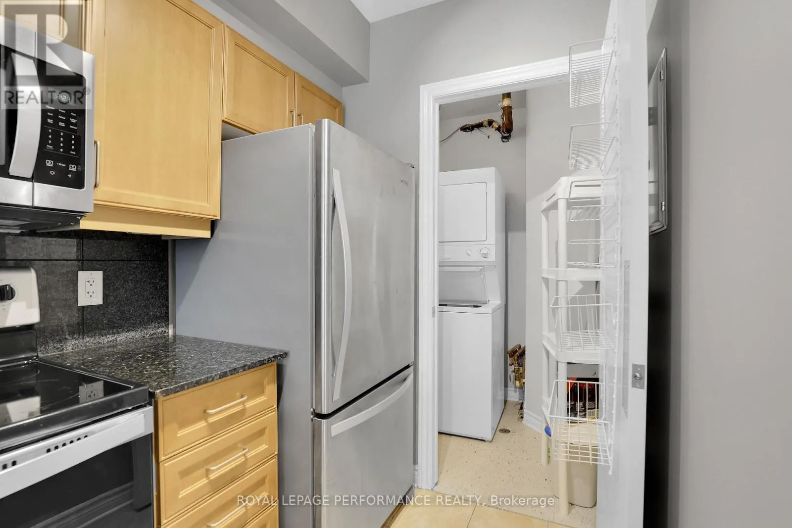 1402 - 445 LAURIER AVENUE W