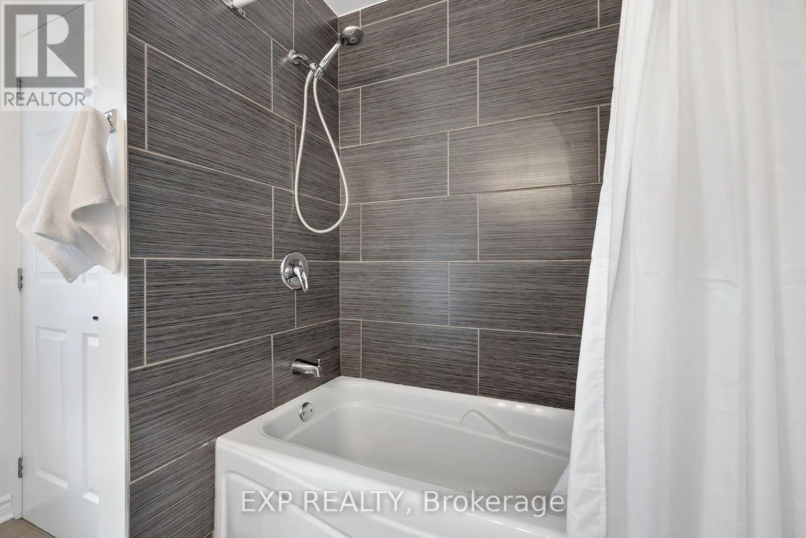 103 FLAMBOROUGH WAY