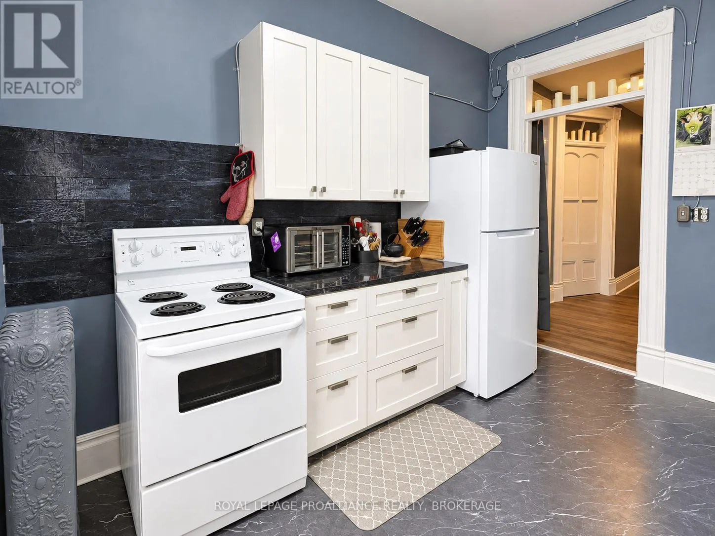 3 - 33 KING STREET W #3