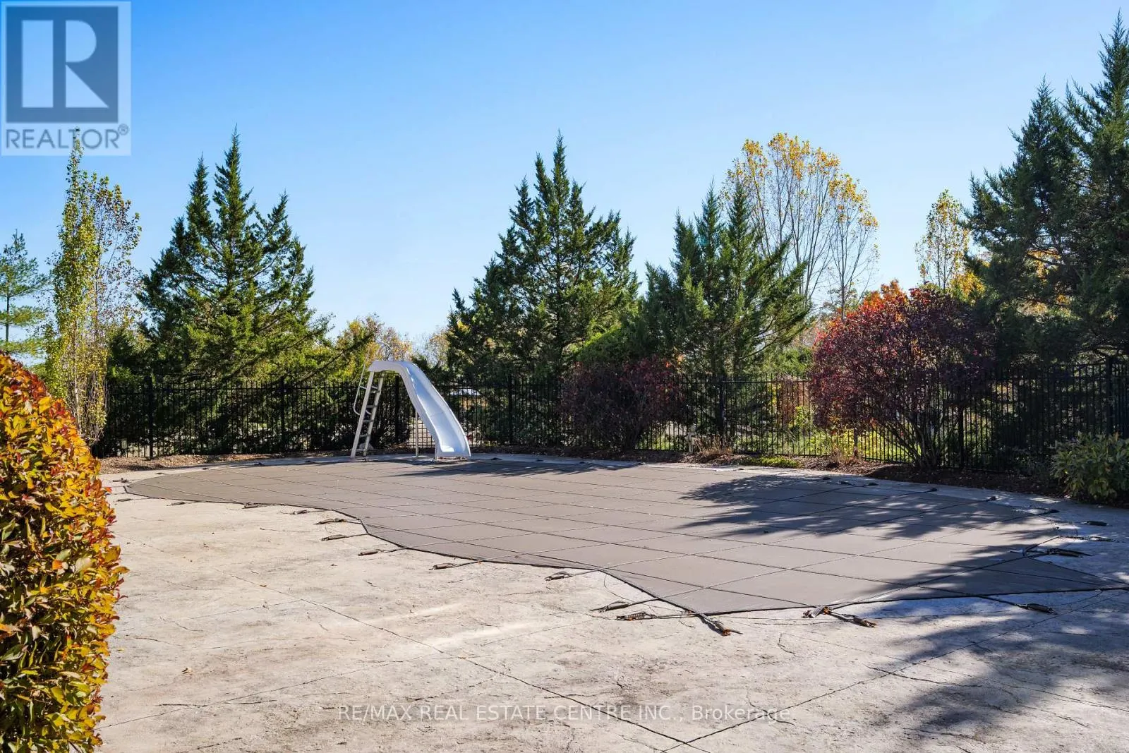 332 SCENIC DRIVE