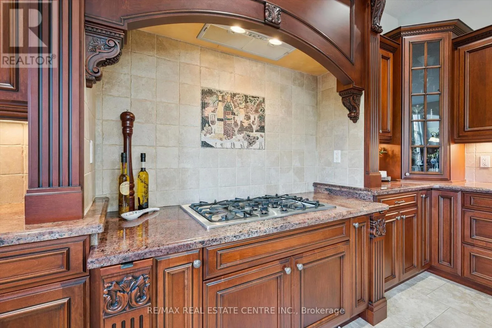 332 SCENIC DRIVE