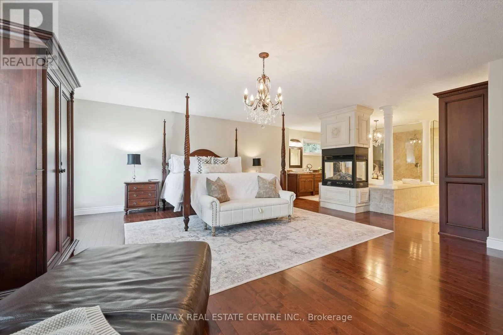 332 SCENIC DRIVE