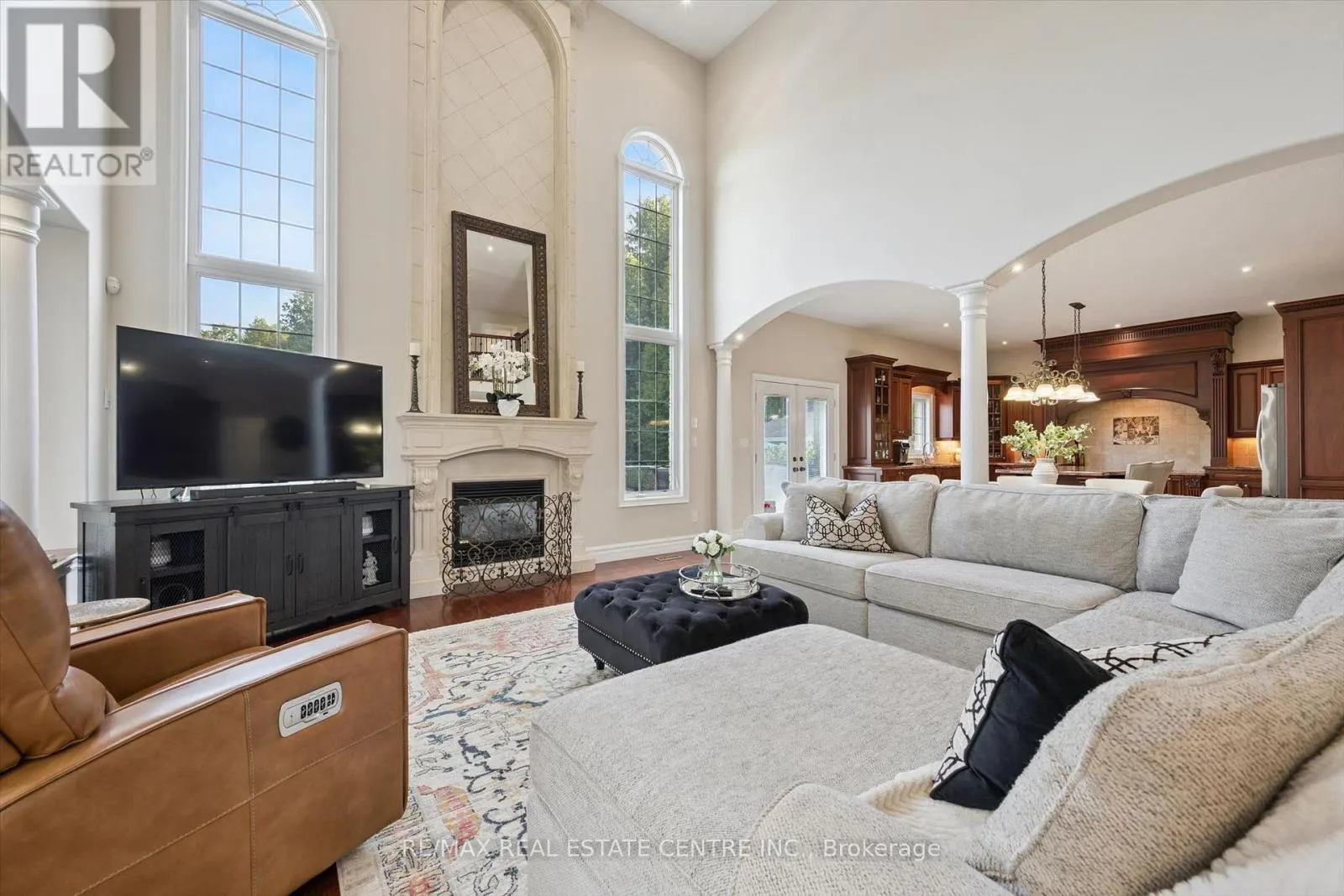 332 SCENIC DRIVE
