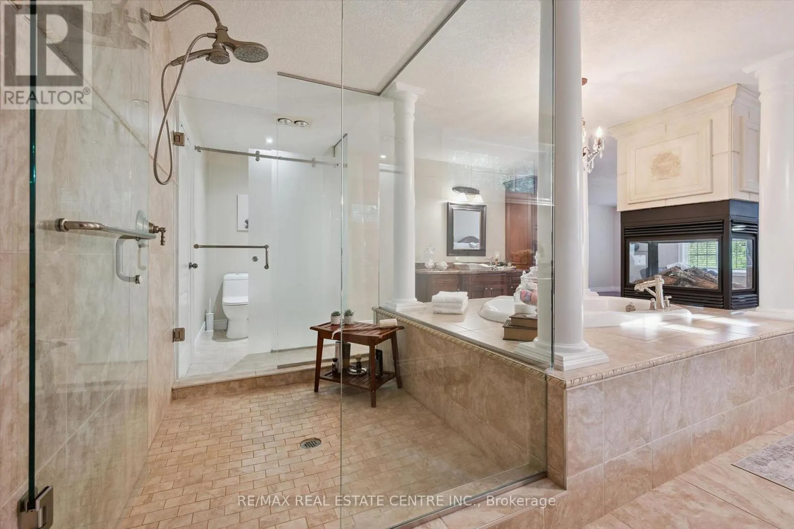 332 SCENIC DRIVE
