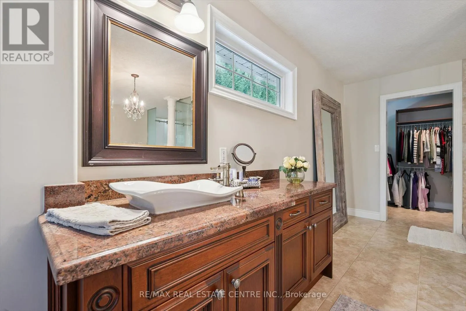332 SCENIC DRIVE