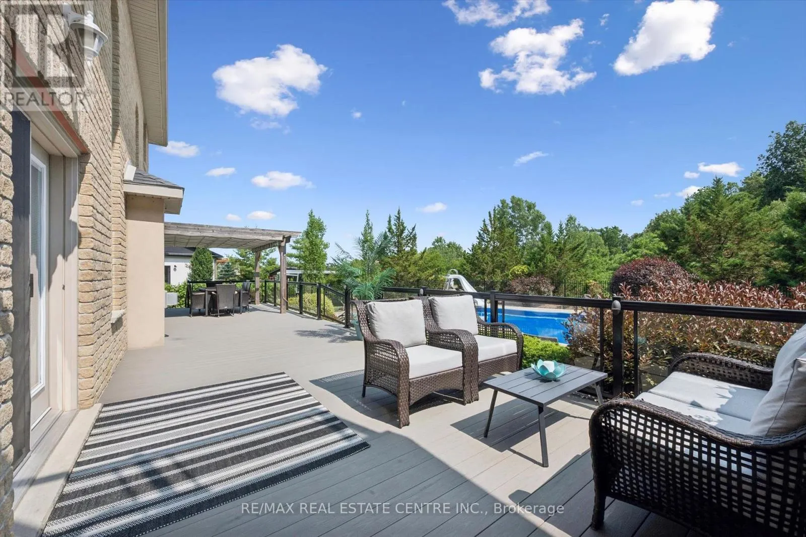 332 SCENIC DRIVE