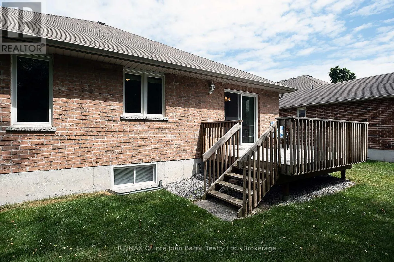 4 ALGONQUIN AVENUE