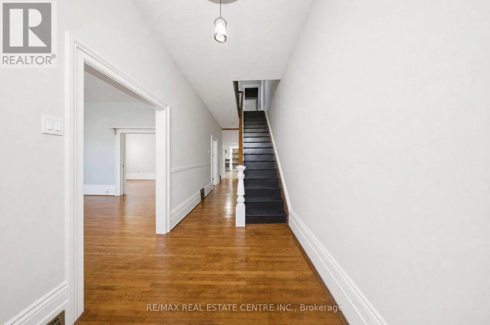 301 MAIN STREET W