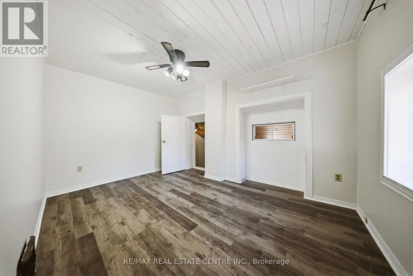 301 MAIN STREET W