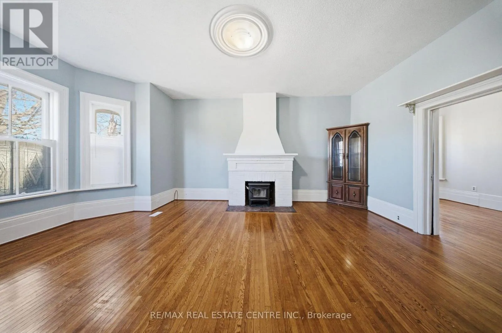 301 MAIN STREET W