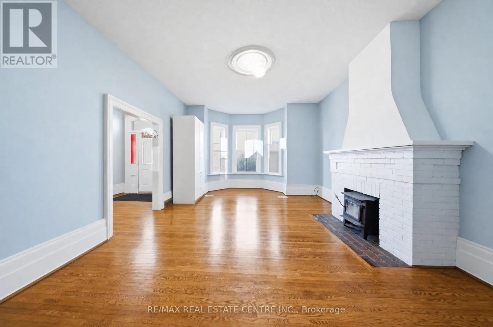 301 MAIN STREET W
