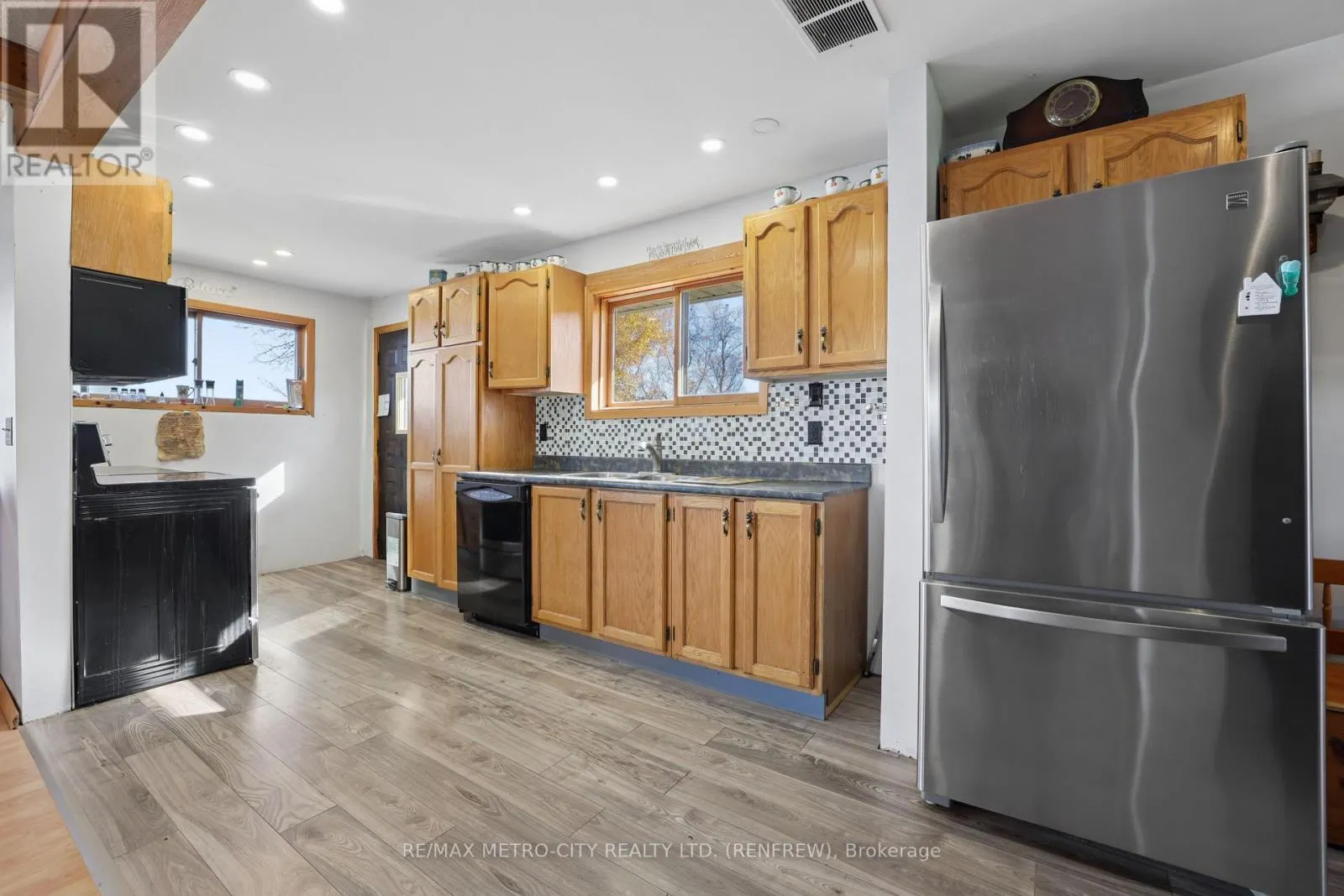 36 GRANDVIEW LANE