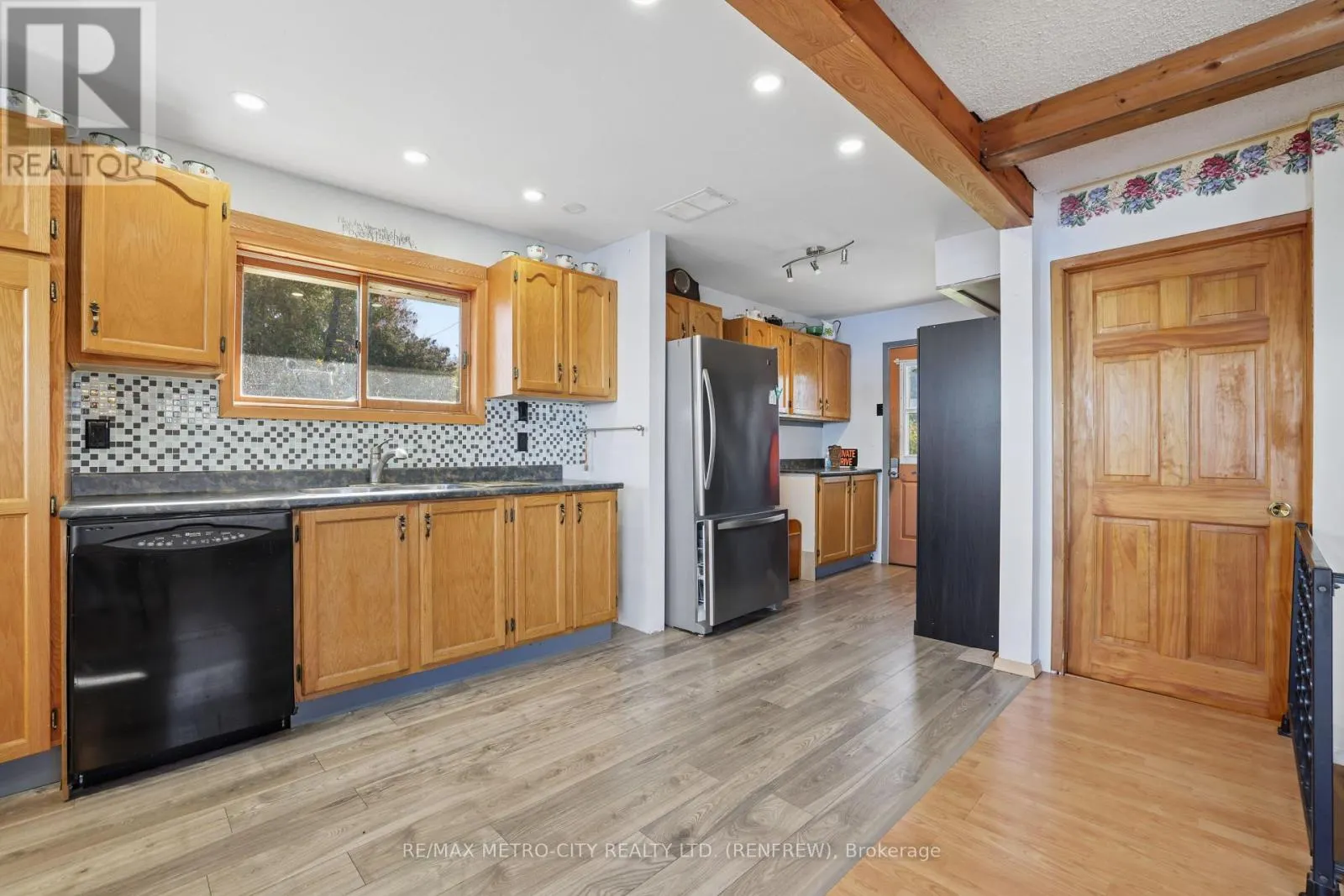 36 GRANDVIEW LANE