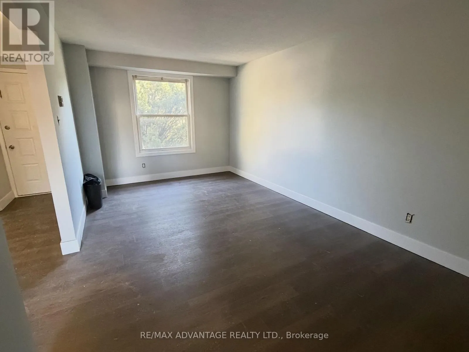 3 - 1855 ALDERSBROOK ROAD #3
