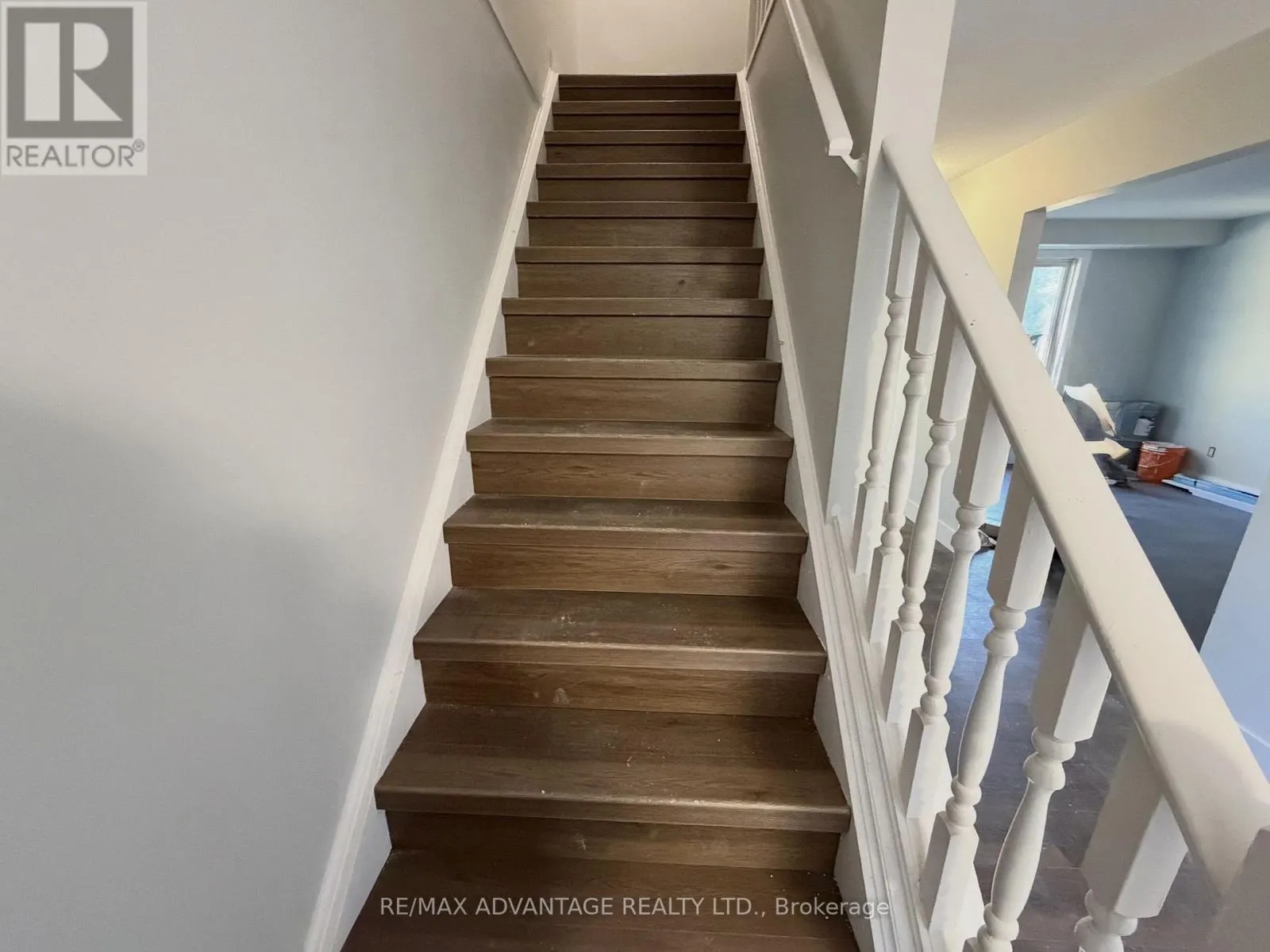 3 - 1855 ALDERSBROOK ROAD #3