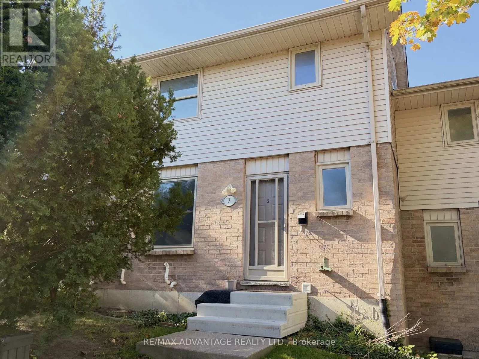 3 - 1855 ALDERSBROOK ROAD #3