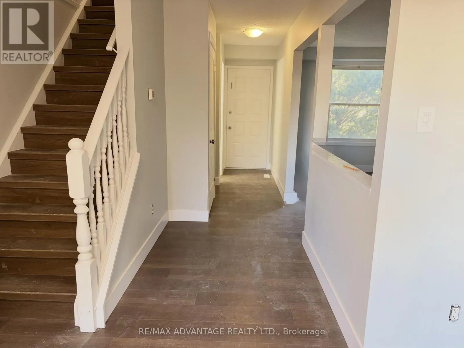 3 - 1855 ALDERSBROOK ROAD #3
