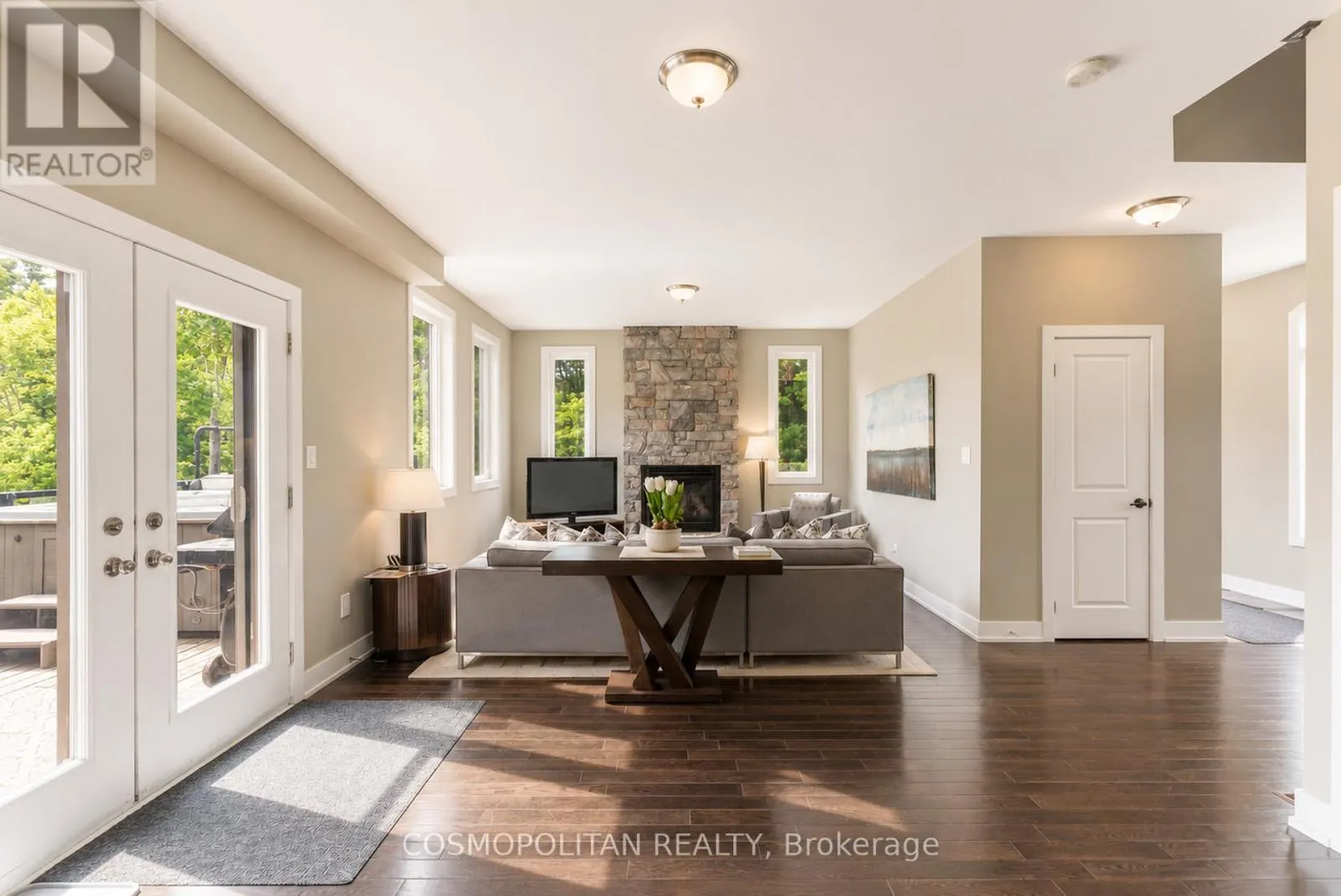 67 ROCKMOUNT CRESCENT