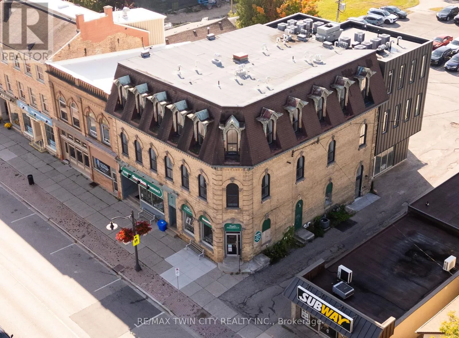 205 - 75 HURON STREET