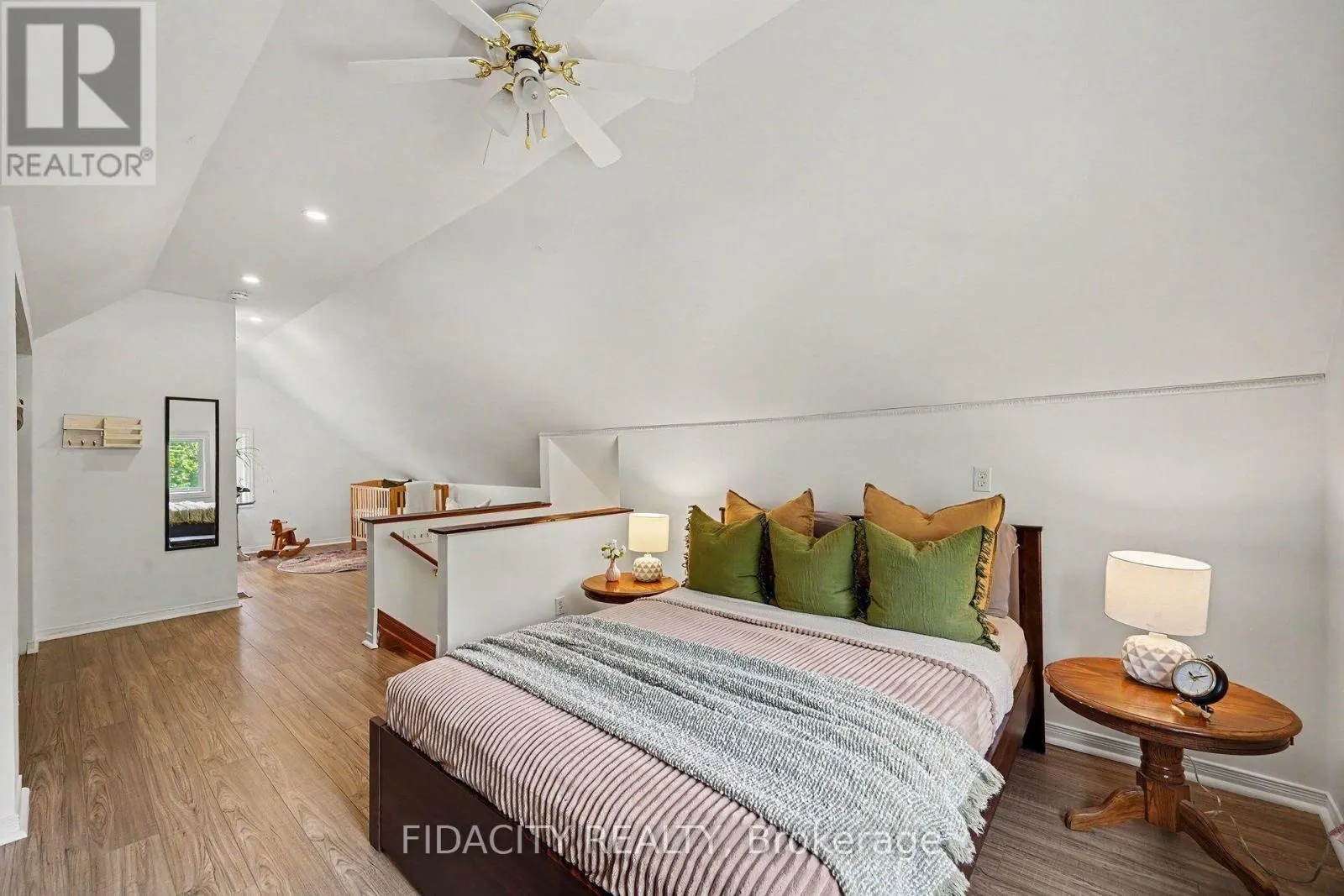 6811 FLEWELLYN ROAD