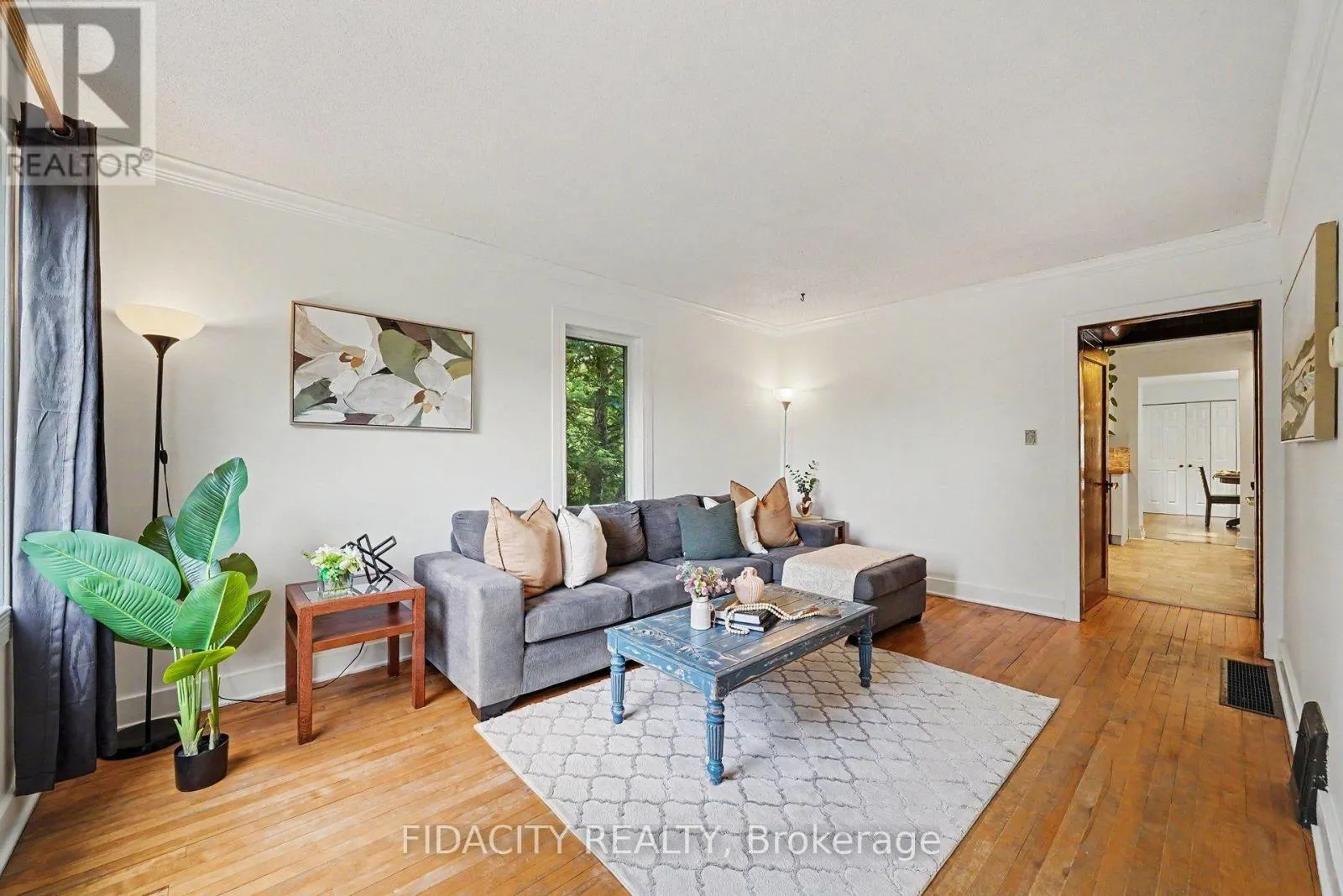6811 FLEWELLYN ROAD