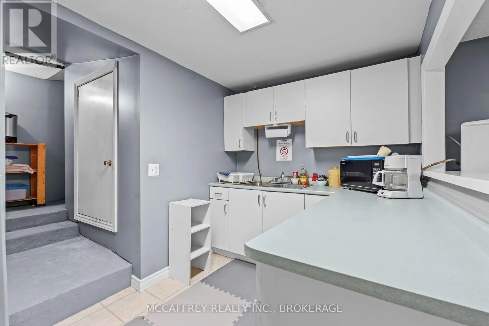 4 NEELY STREET