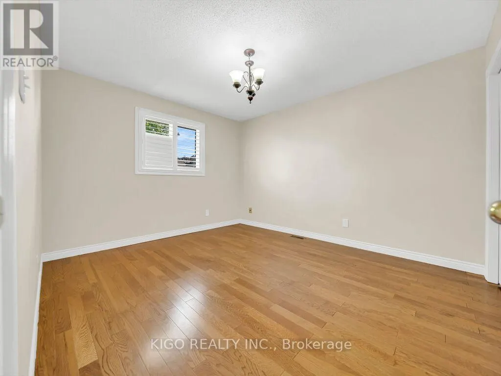16 GLENNIE COURT