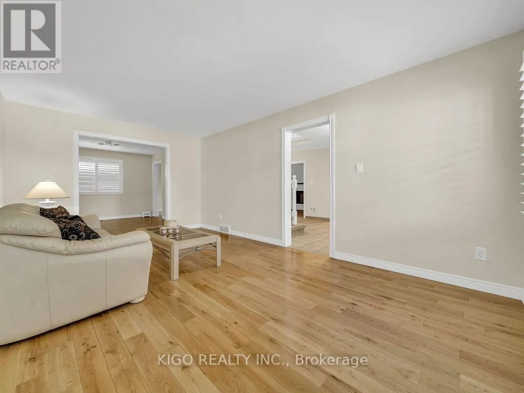 16 GLENNIE COURT