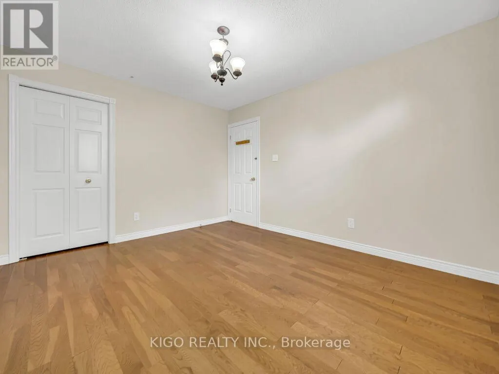 16 GLENNIE COURT