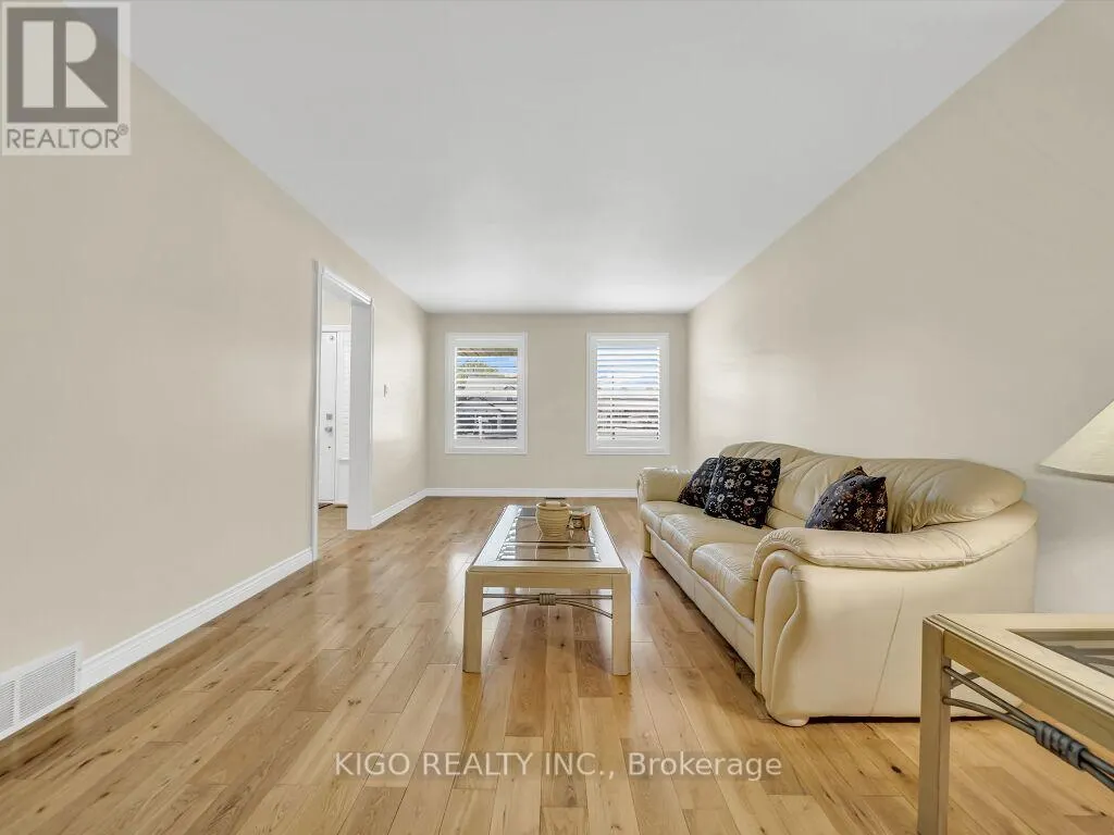 16 GLENNIE COURT