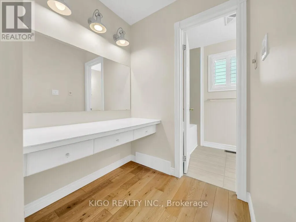 16 GLENNIE COURT