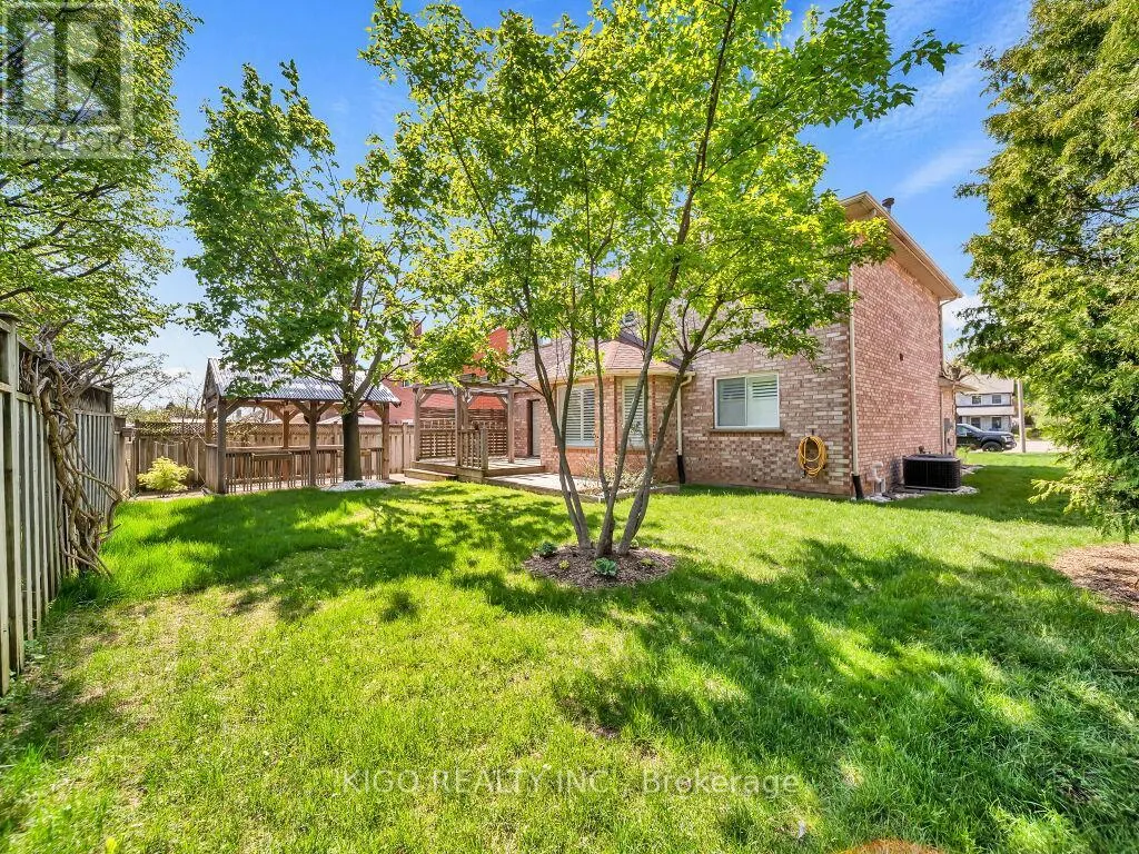 16 GLENNIE COURT