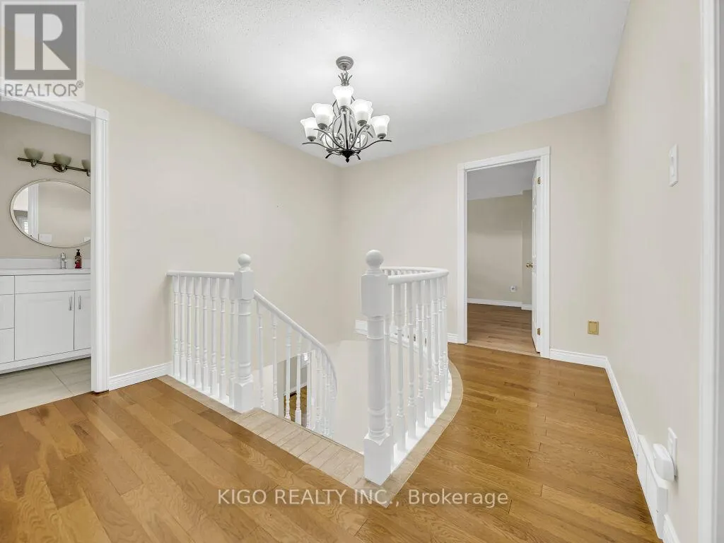 16 GLENNIE COURT