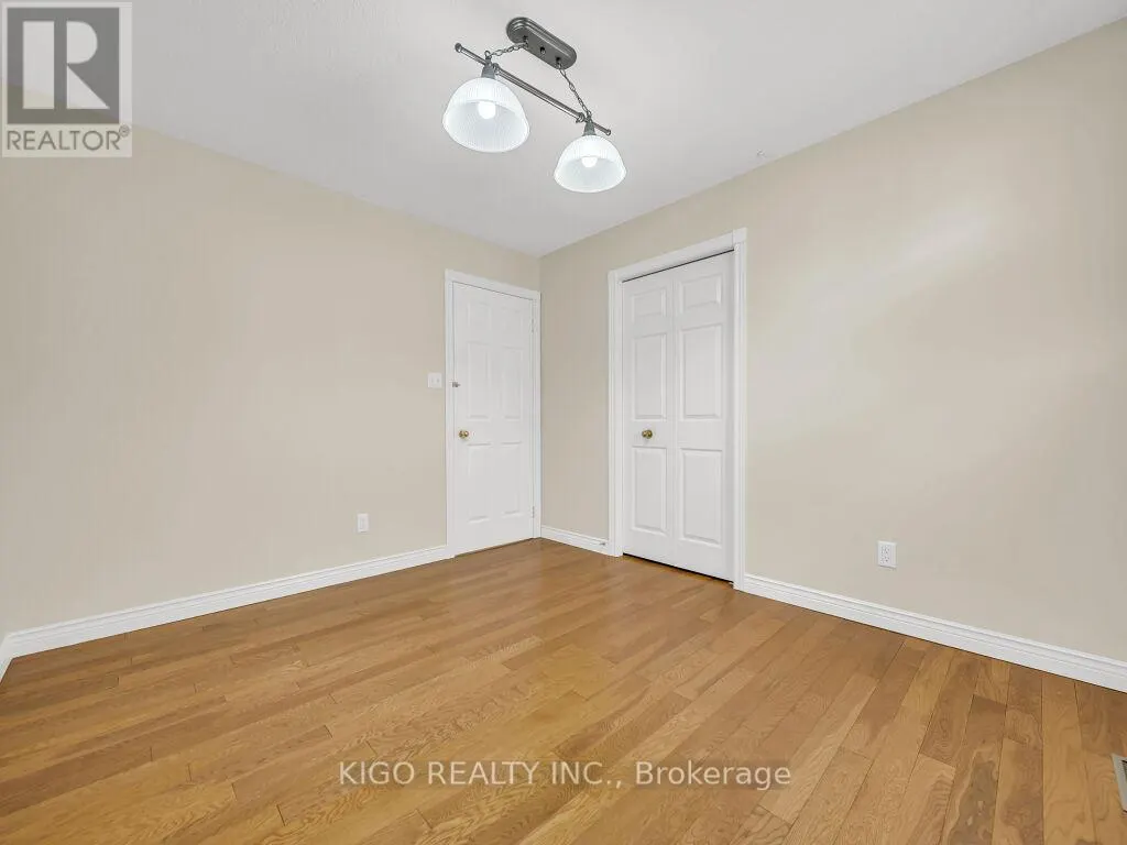 16 GLENNIE COURT