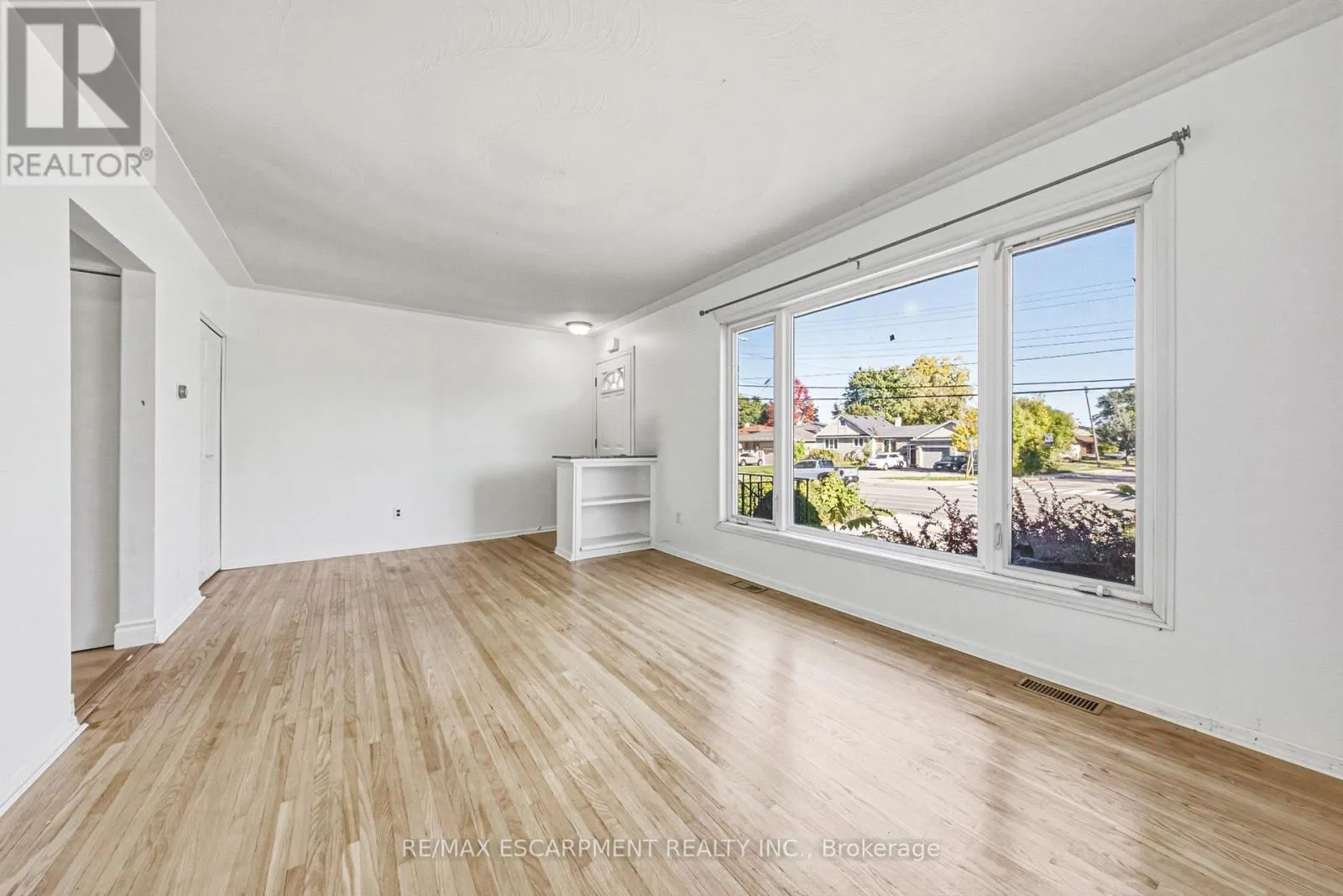928 UPPER GAGE AVENUE