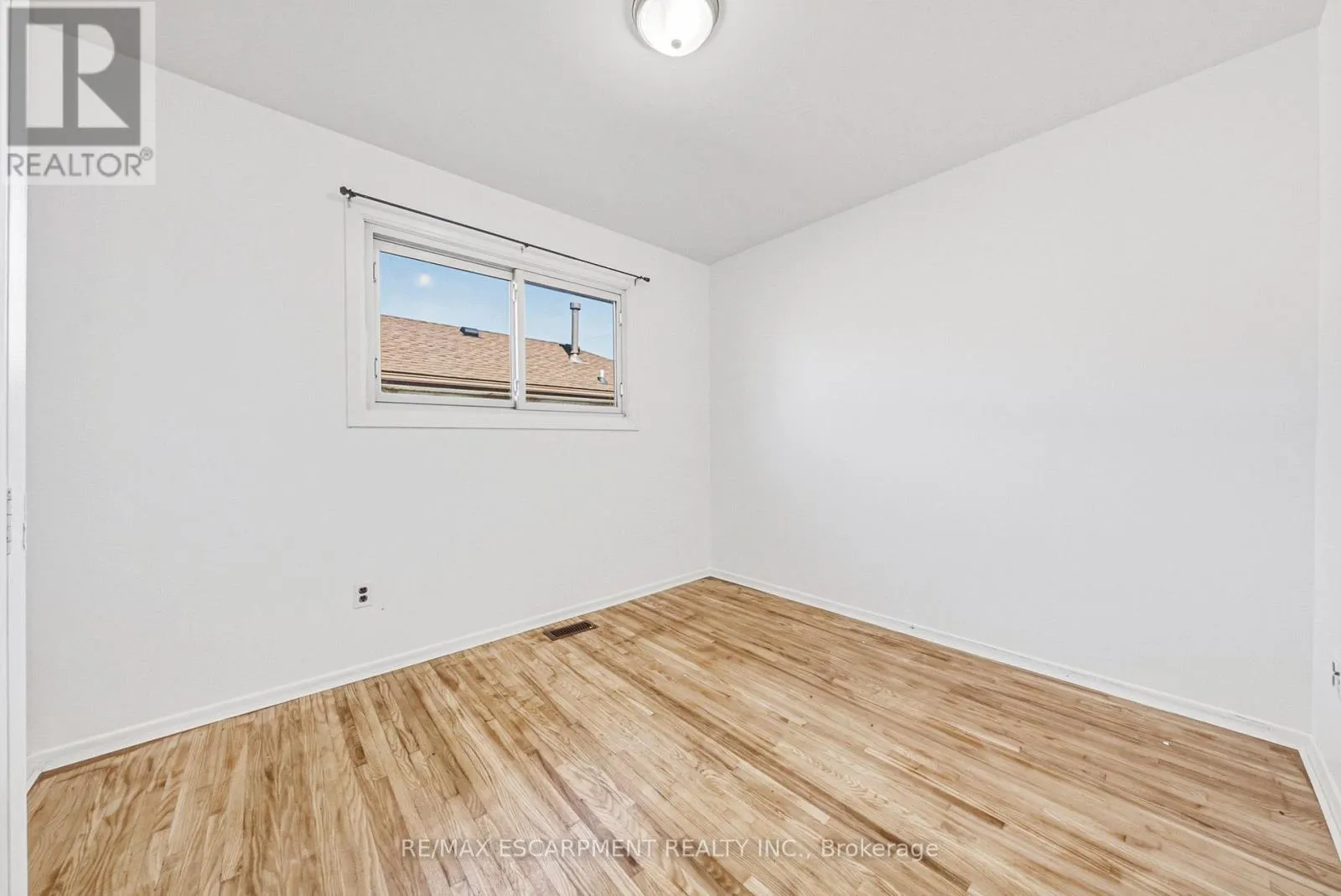 928 UPPER GAGE AVENUE
