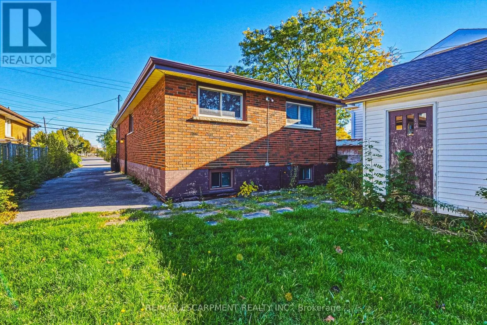 928 UPPER GAGE AVENUE