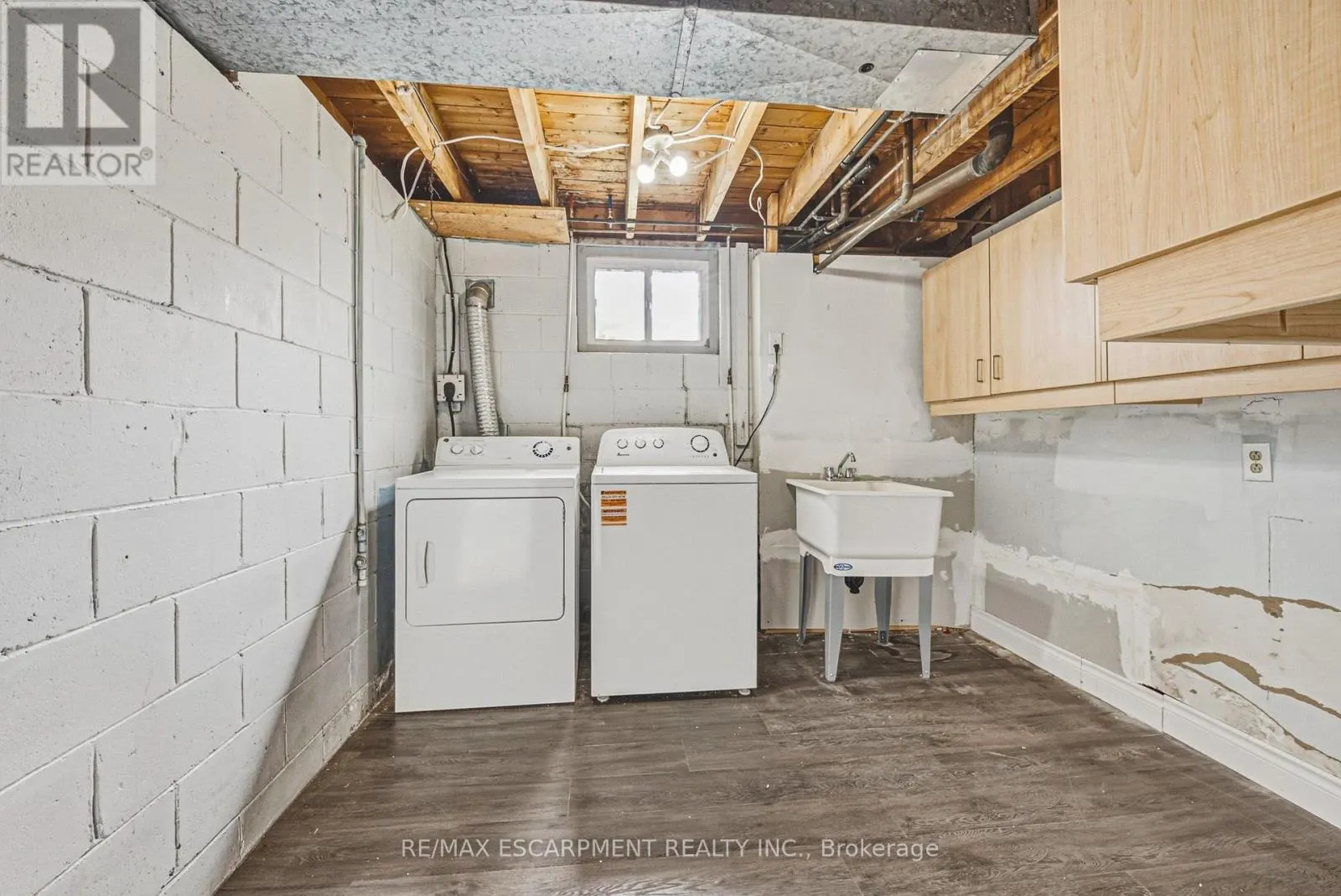 928 UPPER GAGE AVENUE