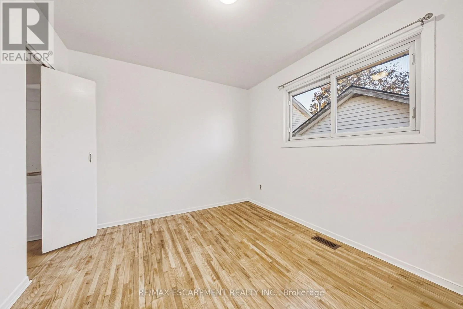 928 UPPER GAGE AVENUE