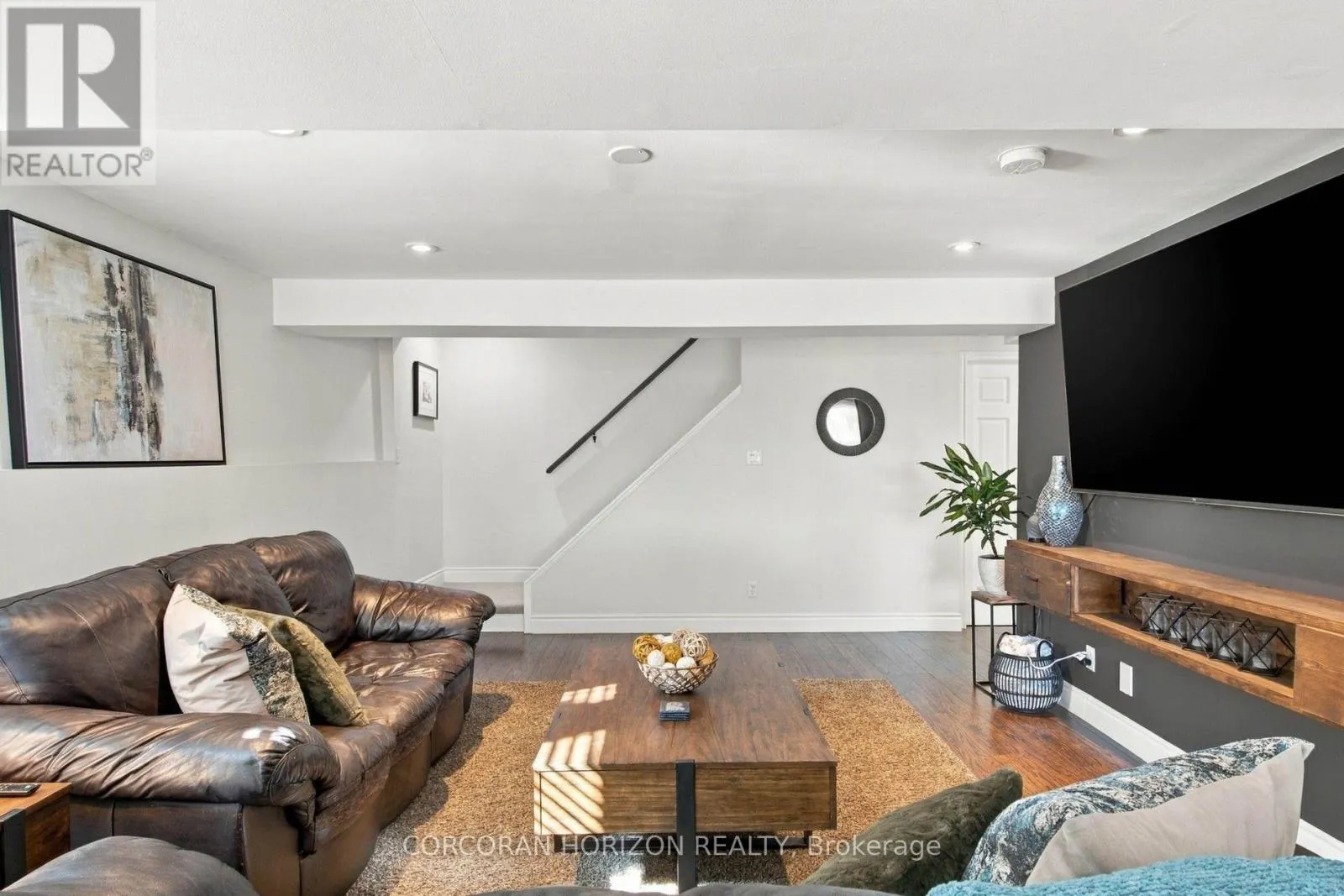 27 COSTAIN COURT